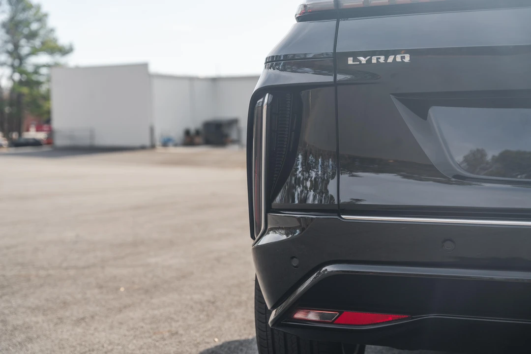 2023 Cadillac Lyriq - Image 19 of 31
