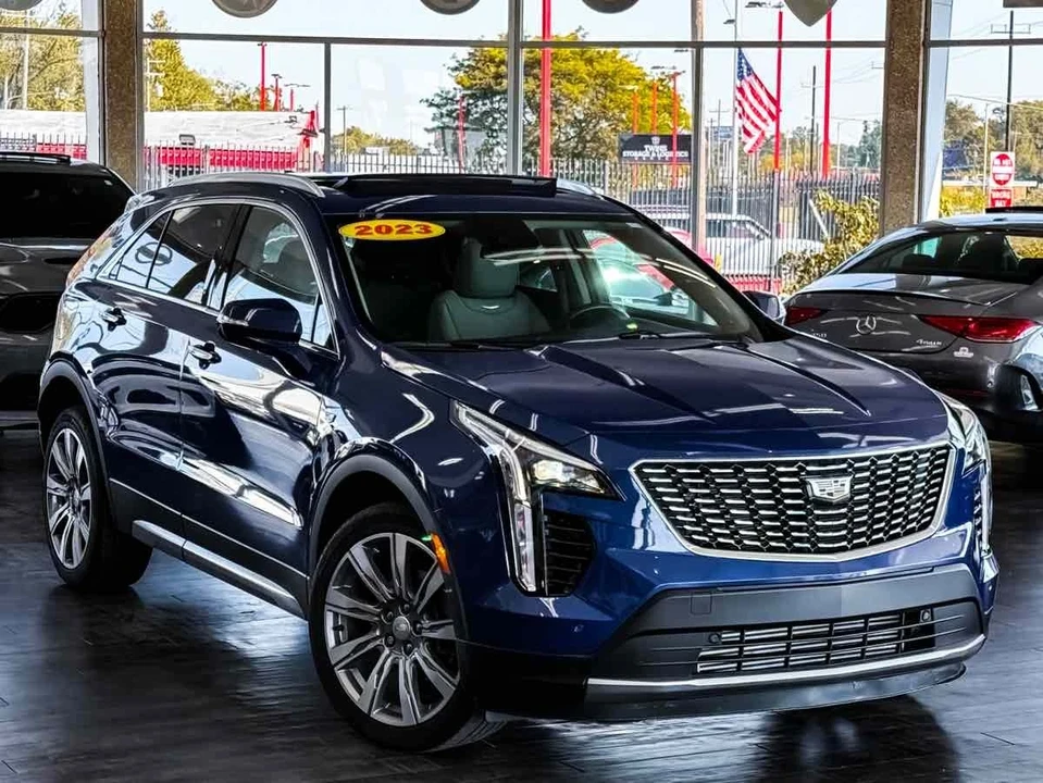 2023 Cadillac XT4 - Image 2 of 21