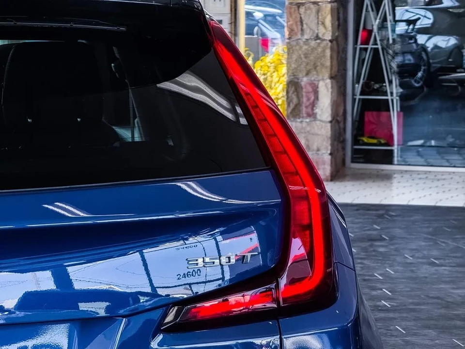 2023 Cadillac XT4 - Image 18 of 21