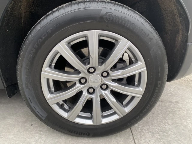 2023 Cadillac XT4 - Image 16 of 21