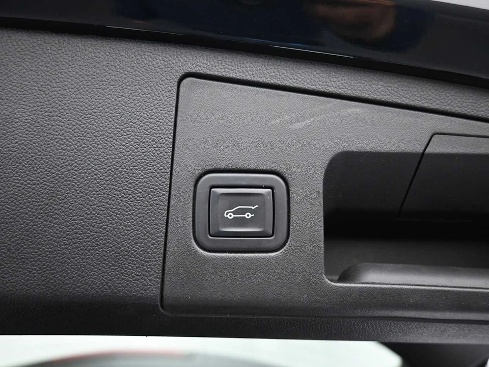 2023 Cadillac XT4 - Image 23 of 31