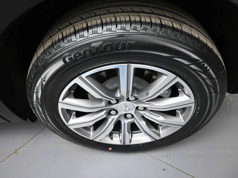 2023 Cadillac XT4 - Image 15 of 31