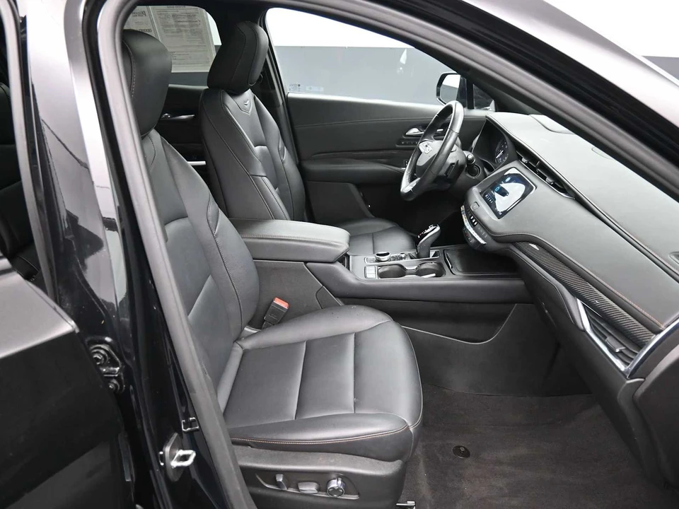 2023 Cadillac XT4 - Image 26 of 31