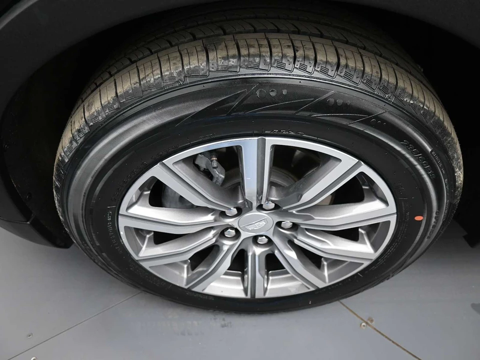 2023 Cadillac XT4 - Image 14 of 31