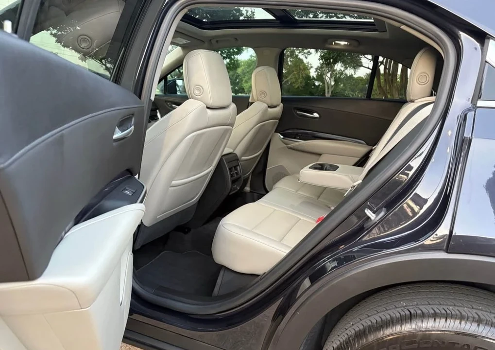 2023 Cadillac XT4 - Image 11 of 12