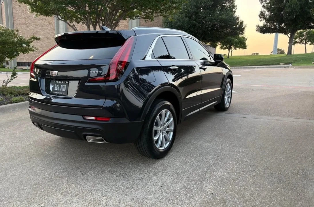 2023 Cadillac XT4 - Image 4 of 12