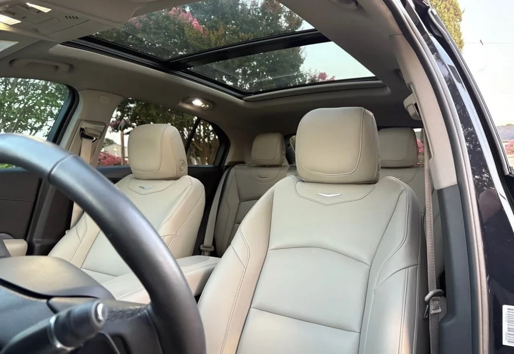 2023 Cadillac XT4 - Image 10 of 12