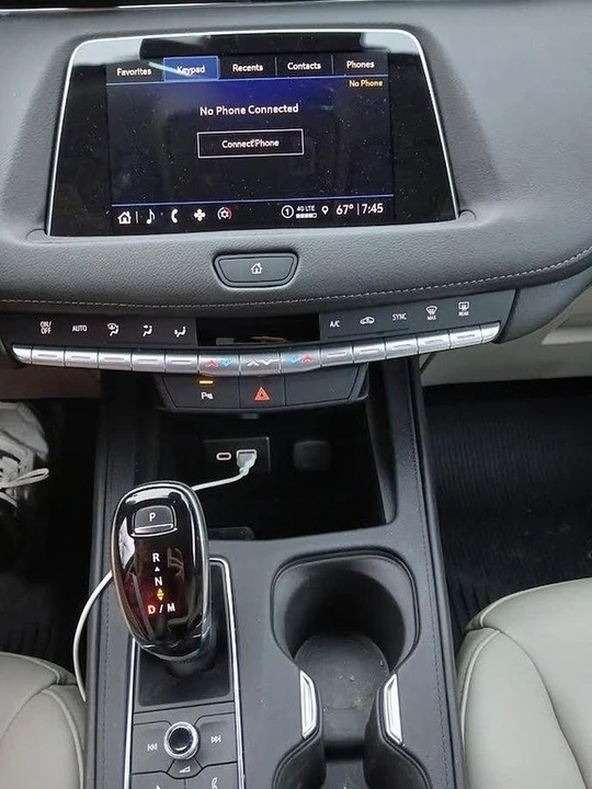 2023 Cadillac XT4 - Image 5 of 6