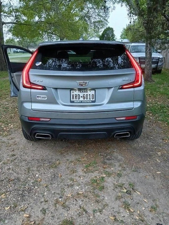 2023 Cadillac XT4 - Image 2 of 6