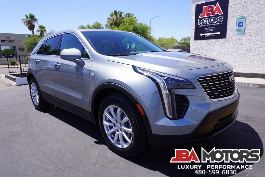2023 Cadillac XT4 - Image 2 of 12