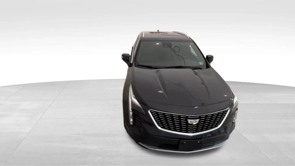 2023 Cadillac XT4 - Image 2 of 12