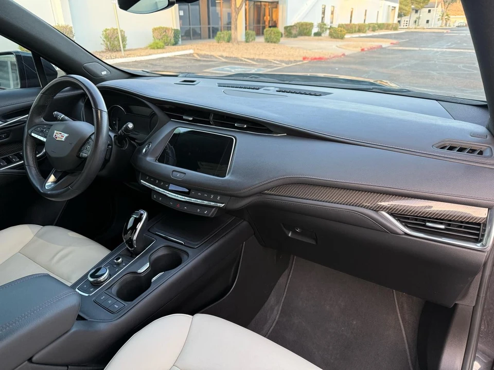 2023 Cadillac XT4 - Image 18 of 21