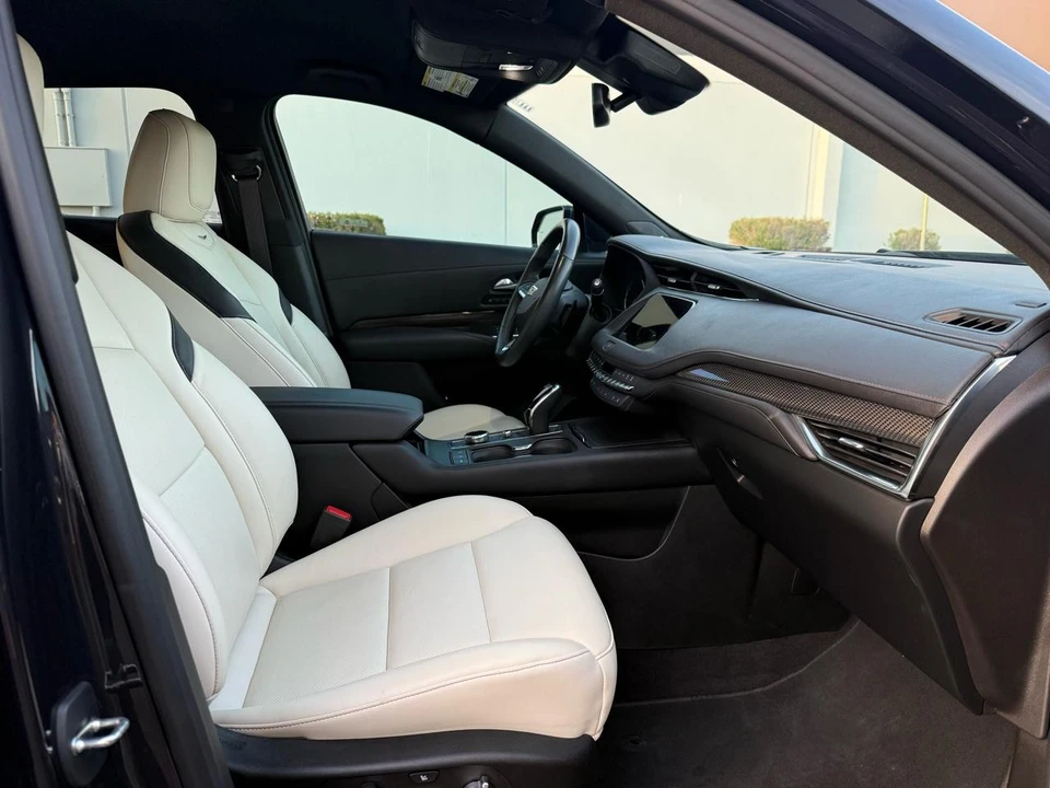 2023 Cadillac XT4 - Image 17 of 21