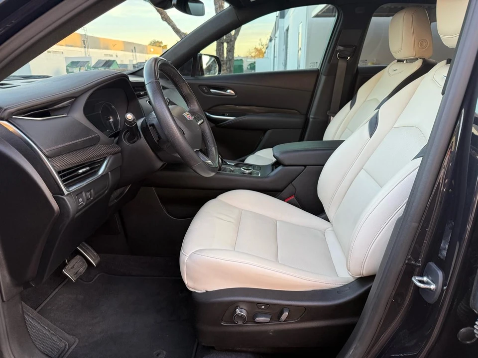 2023 Cadillac XT4 - Image 9 of 21