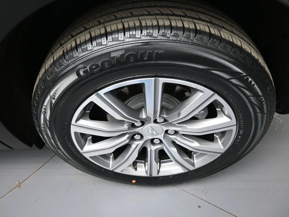 2023 Cadillac XT4 - Image 15 of 31