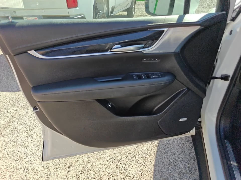 2023 Cadillac XT5 - Image 2 of 20