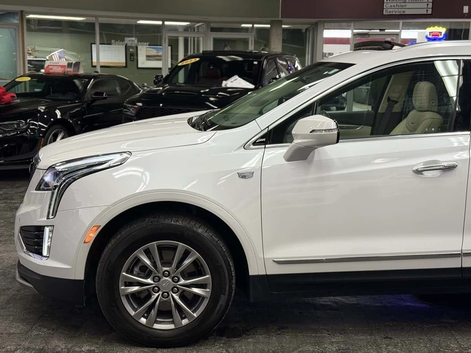 2023 Cadillac XT5 - Image 8 of 12