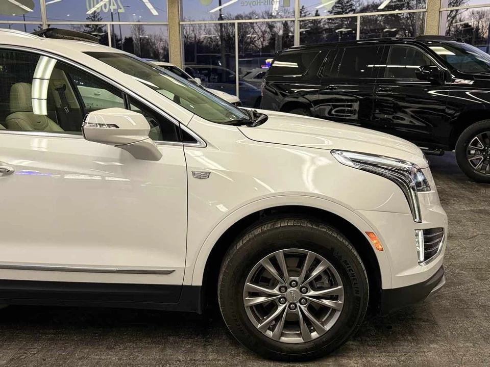2023 Cadillac XT5 - Image 17 of 21