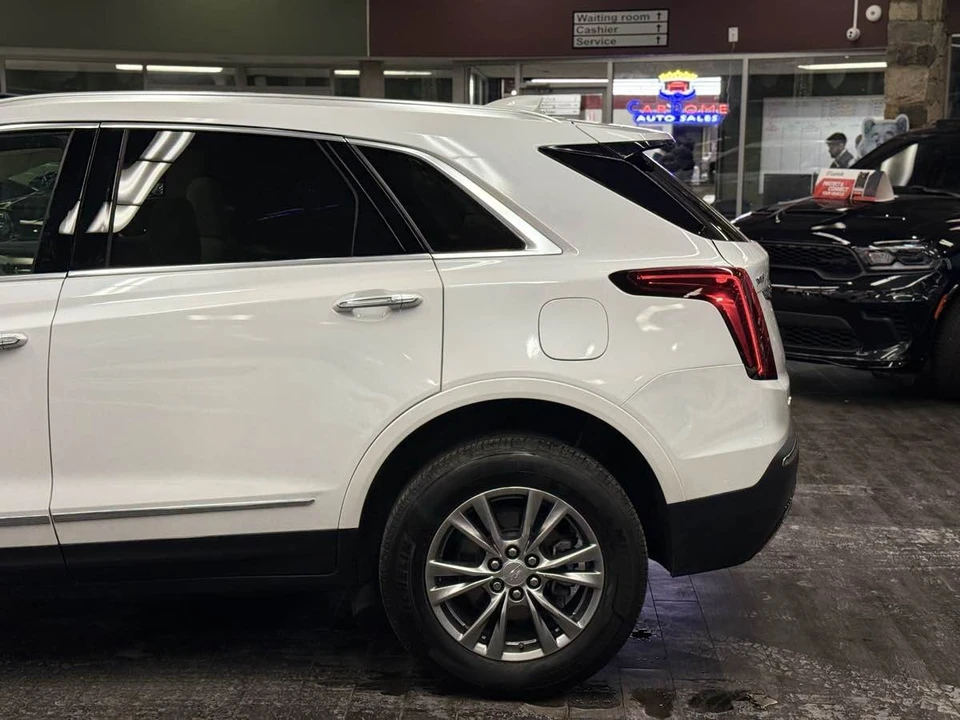 2023 Cadillac XT5 - Image 10 of 12