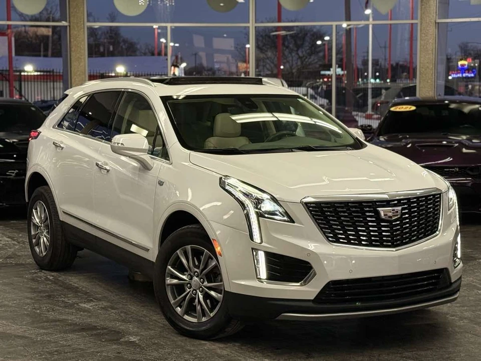 2023 Cadillac XT5 - Image 2 of 12