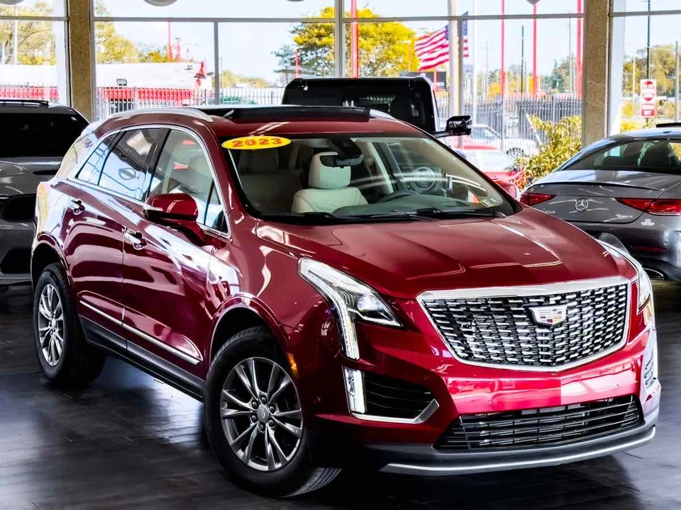 2023 Cadillac XT5 - Image 2 of 21