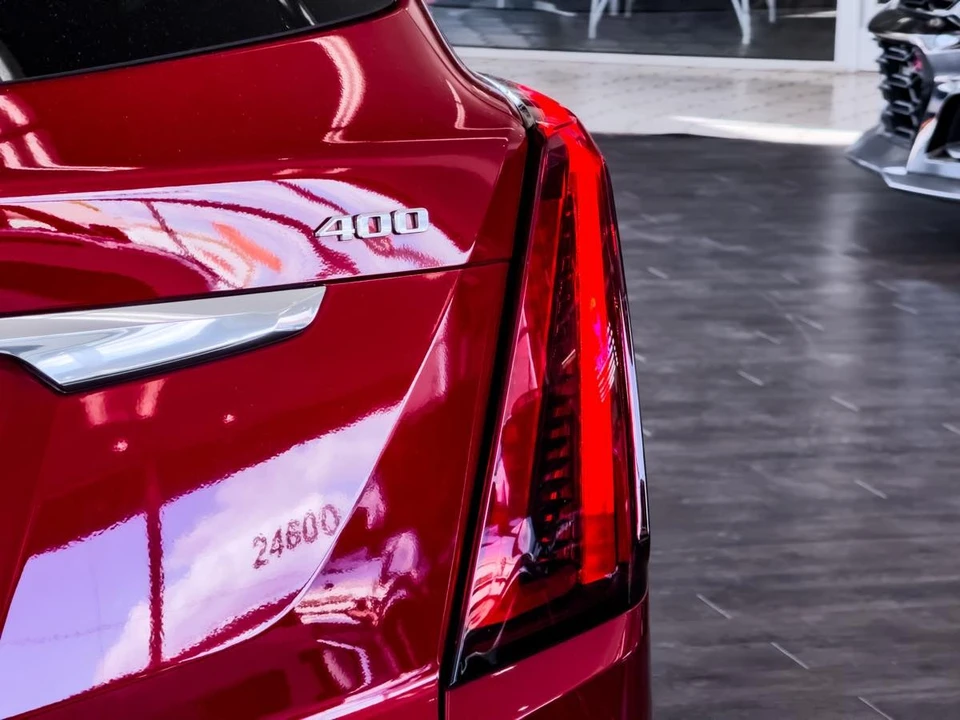 2023 Cadillac XT5 - Image 18 of 21
