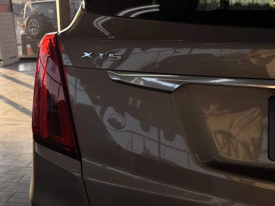 2023 Cadillac XT5 - Image 15 of 21