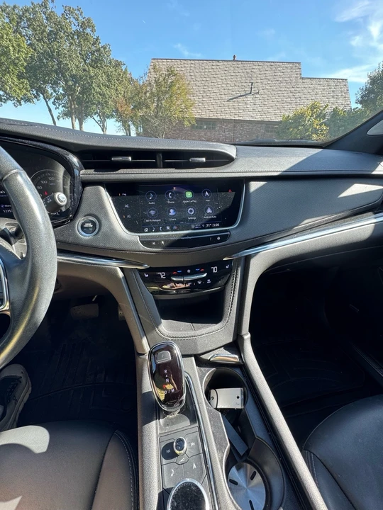 2023 Cadillac XT5 - Image 9 of 10