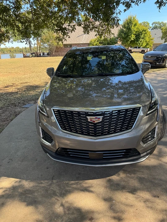 2023 Cadillac XT5 - Image 2 of 10