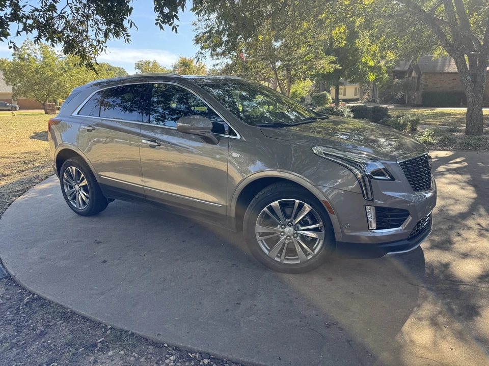 2023 Cadillac XT5 - Image 3 of 10