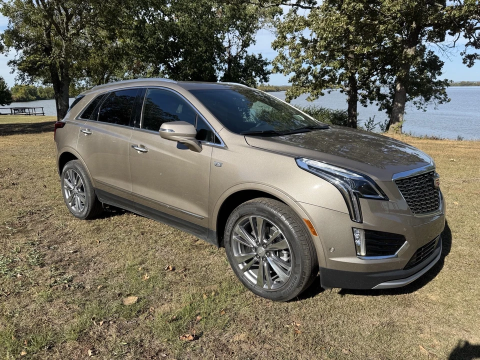 2023 Cadillac XT5 - Image 4 of 10