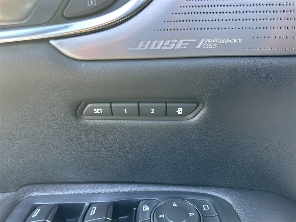 2023 Cadillac XT5 - Image 11 of 12