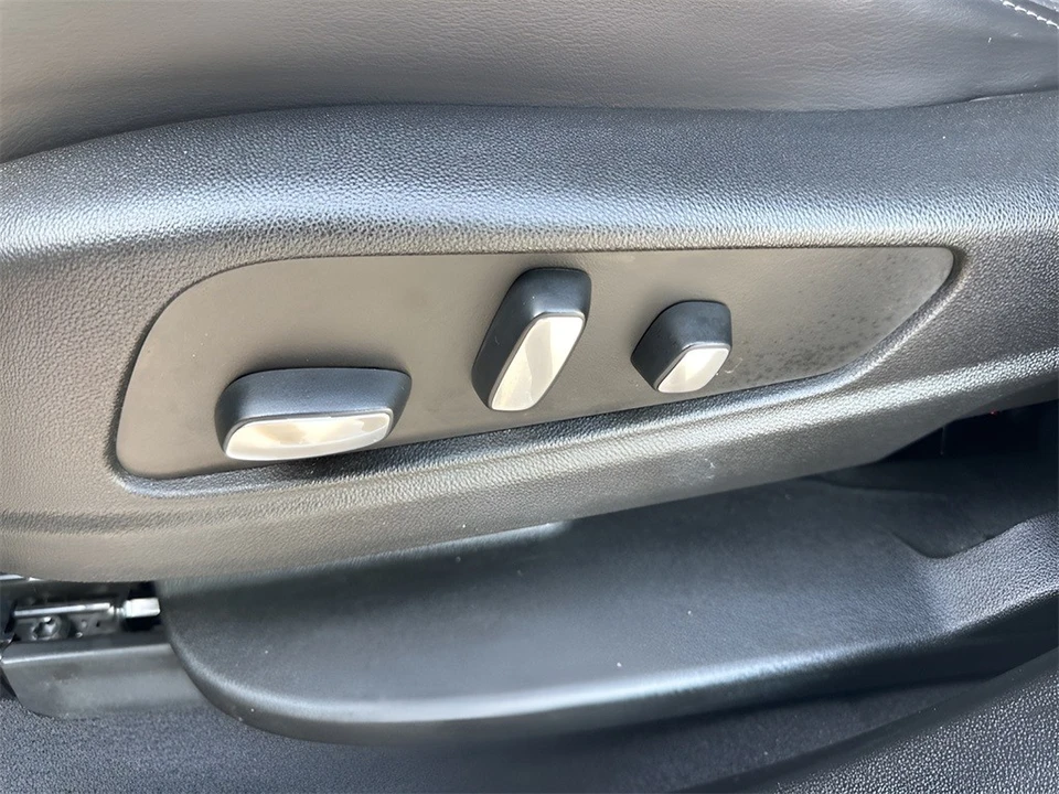 2023 Cadillac XT5 - Image 10 of 12