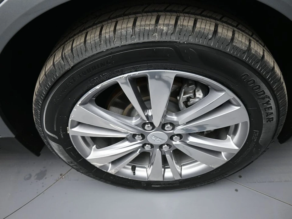 2023 Cadillac XT5 - Image 13 of 21