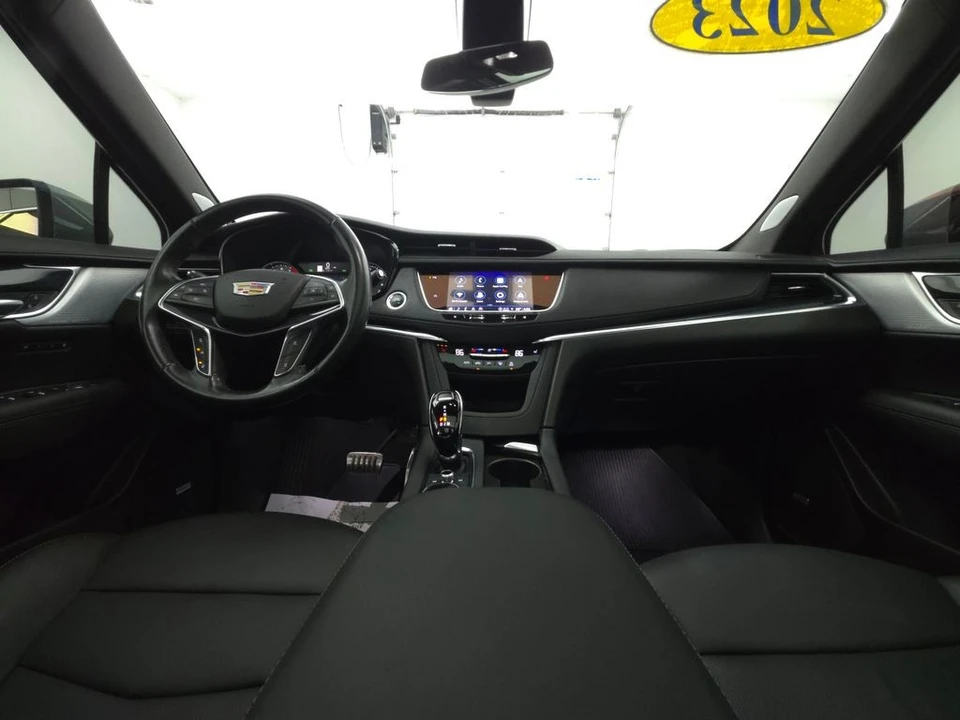 2023 Cadillac XT5 - Image 2 of 12