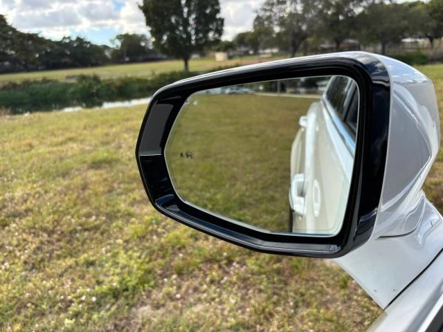 2023 Cadillac XT5 - Image 18 of 21