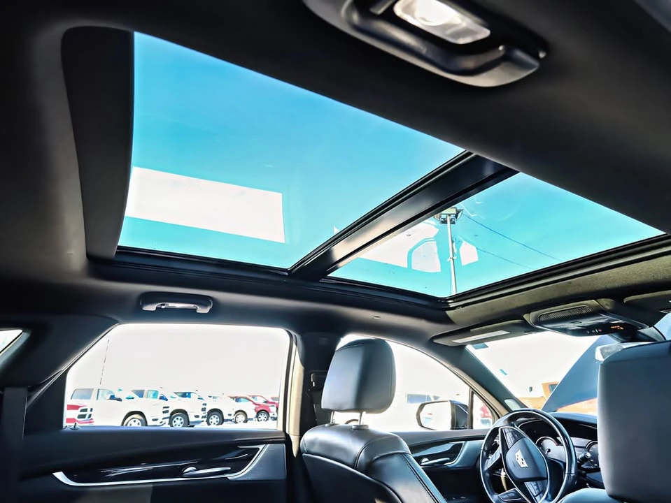 2023 Cadillac XT5 - Image 15 of 20