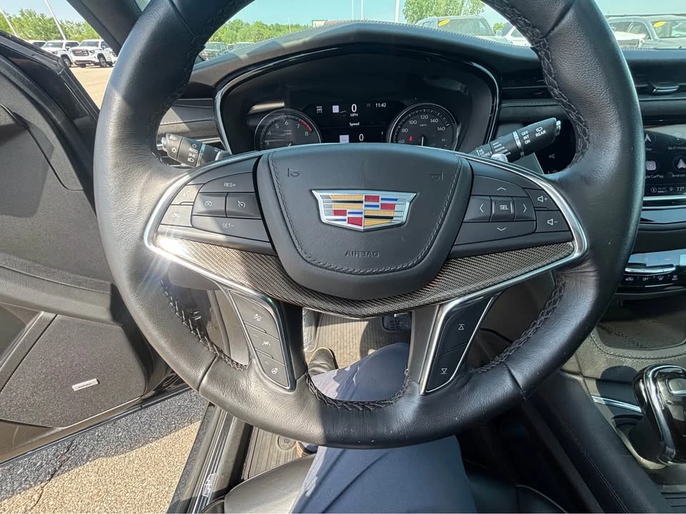 2023 Cadillac XT5 - Image 8 of 13
