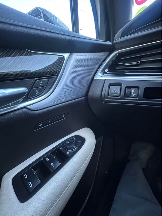 2023 Cadillac XT6 - Image 11 of 16