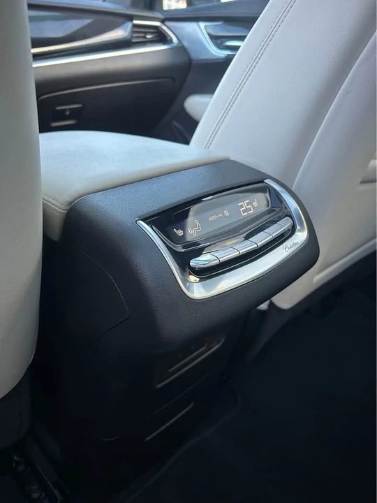 2023 Cadillac XT6 - Image 9 of 16