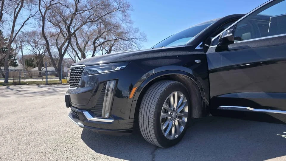 2023 Cadillac XT6 - Image 2 of 16