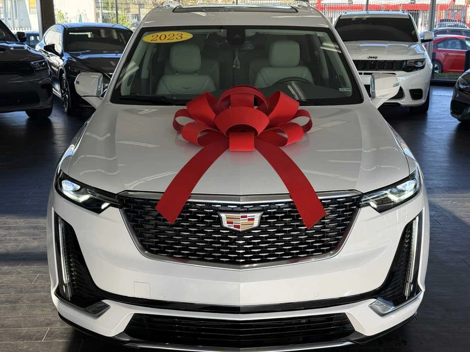 2023 Cadillac XT6 - Image 19 of 31