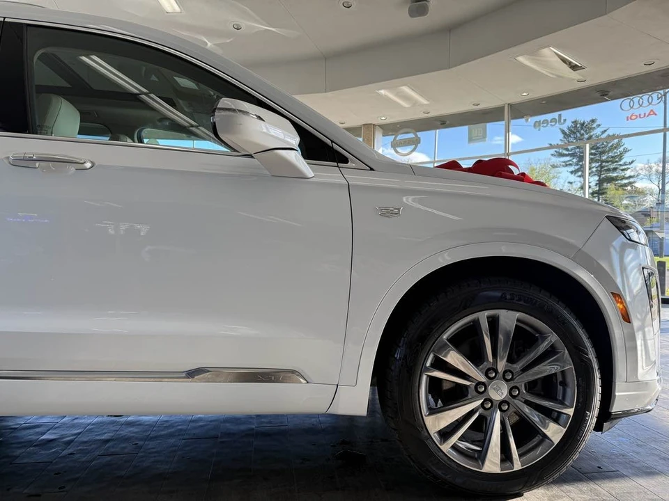 2023 Cadillac XT6 - Image 4 of 31