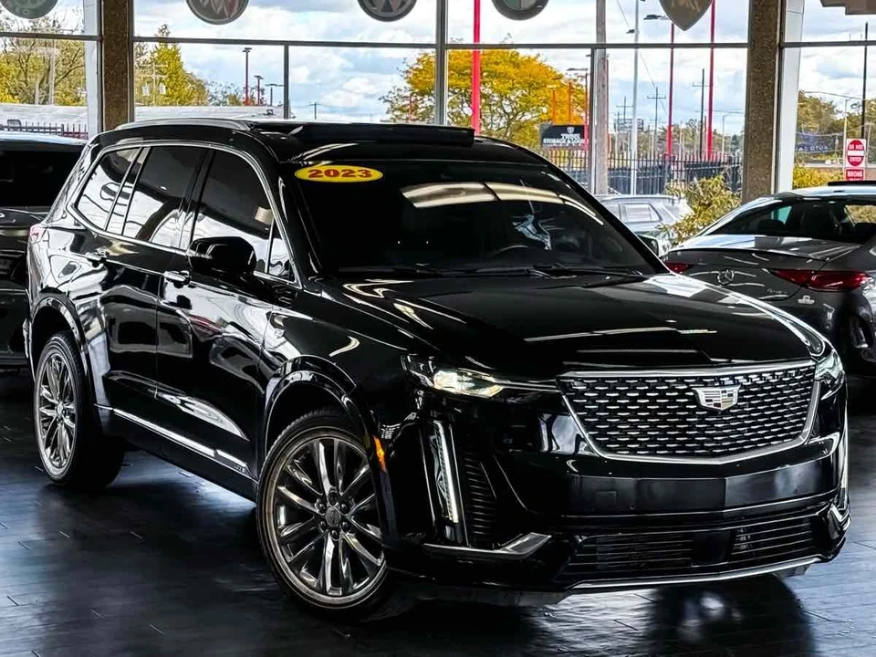 2023 Cadillac XT6 - Image 2 of 21