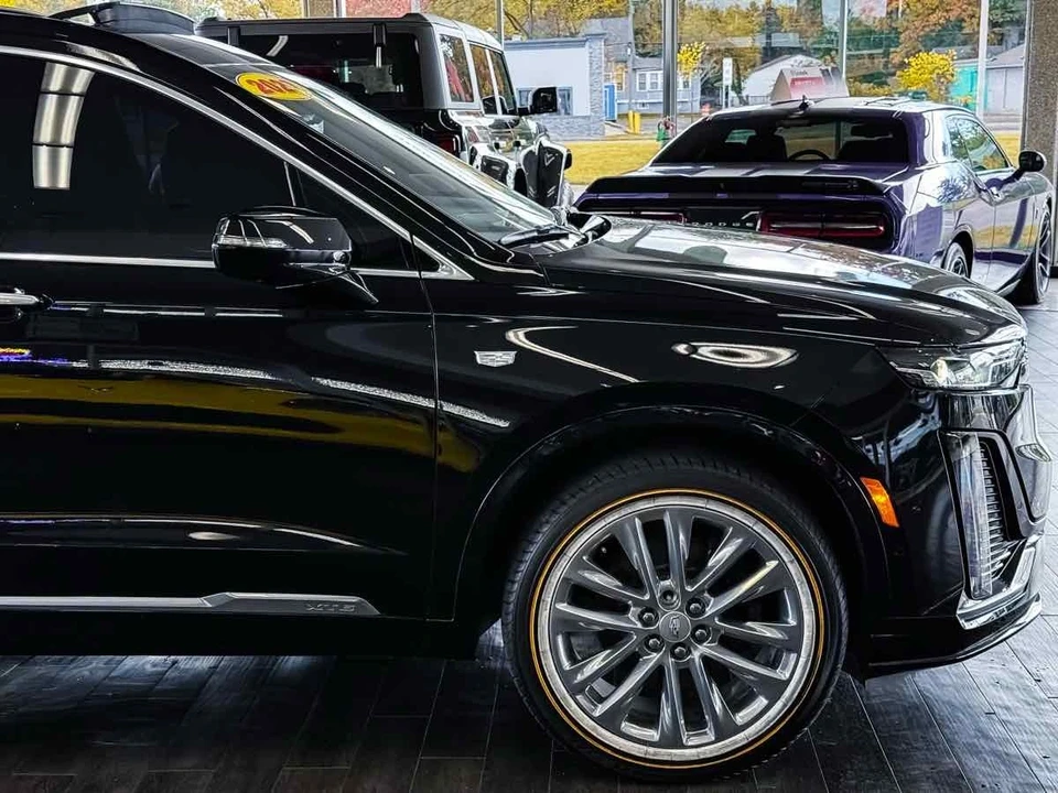 2023 Cadillac XT6 - Image 16 of 21