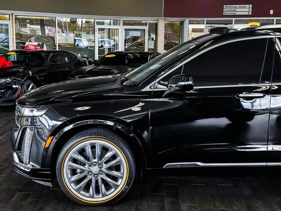 2023 Cadillac XT6 - Image 7 of 21