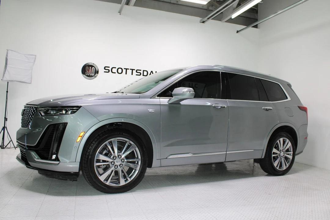 2023 Cadillac XT6 - Image 2 of 31