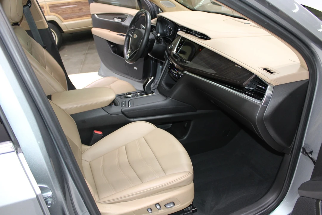 2023 Cadillac XT6 - Image 8 of 31