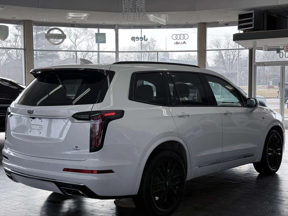 2023 Cadillac XT6 - Image 9 of 21