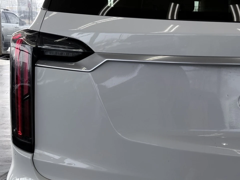 2023 Cadillac XT6 - Image 15 of 21